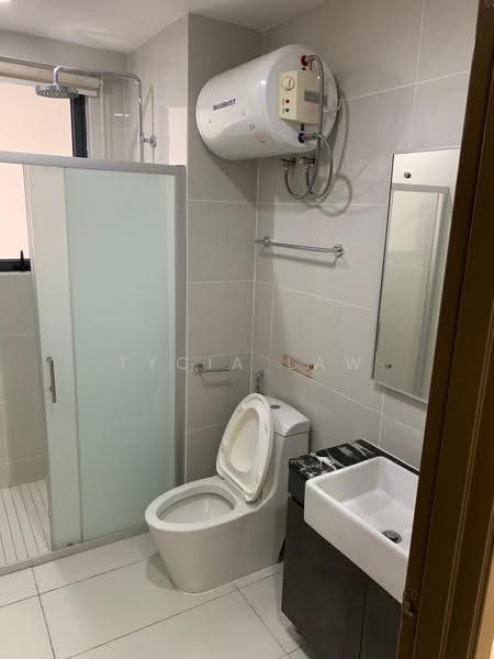 Condominium for Rent at Amberside @ Country Garden Danga Bay - Tycia Law - Bathroom - PropertyGuru.com.my