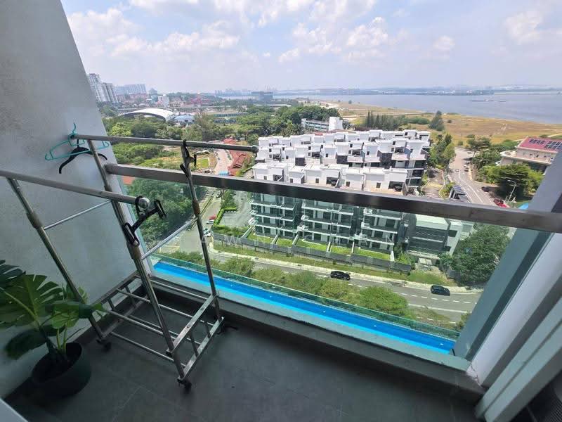 Kediaman Servis untuk Disewa di Paragon Residences @ Straits View - Shawn Chan - Balcony - PropertyGuru.com.my