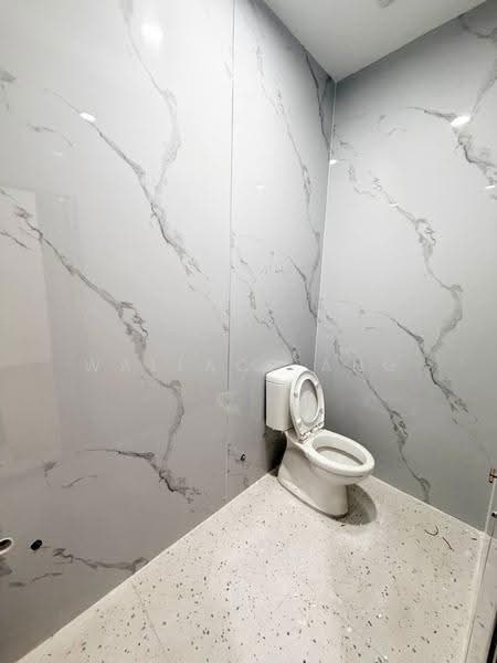 Rumah Berkembar untuk Dijual di Taman Bunga Ros (Tebrau) - Wallace Ang - Bathroom - PropertyGuru.com.my