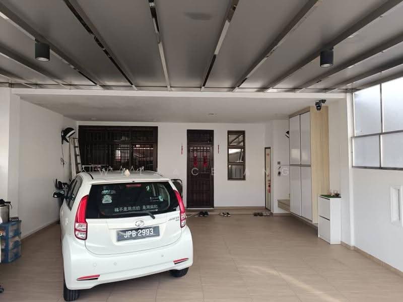 Rumah Teres 2-Tingkat untuk Dijual di Taman Desa Tebrau (Johor Bahru) - Wallace Ang - Car Park - PropertyGuru.com.my
