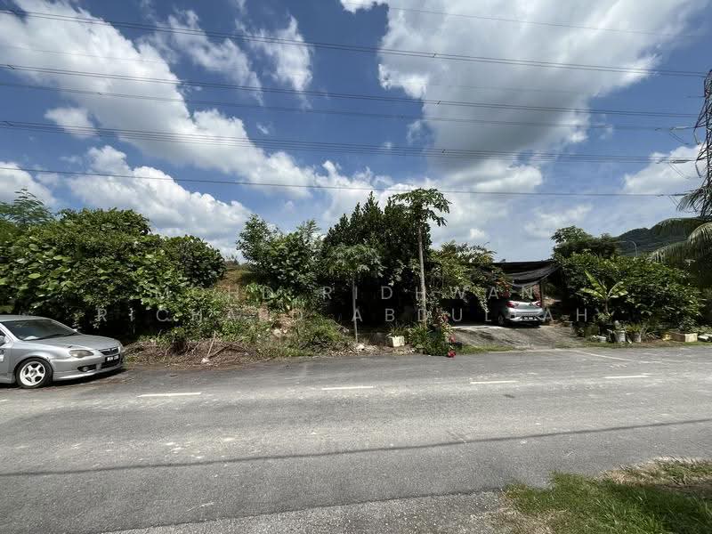 Rumah Teres 2-Tingkat untuk Dijual di Taman Dahlia (Sepang) - Mohd Ridhwan Richard Abdullah - Exterior - PropertyGuru.com.my