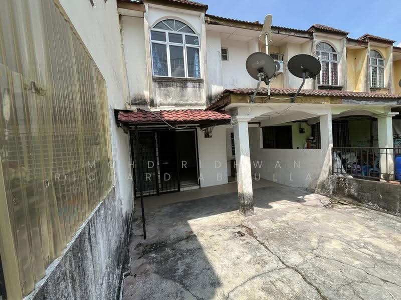 Rumah Teres 2-Tingkat untuk Dijual di Taman Dahlia (Sepang) - Mohd Ridhwan Richard Abdullah - Exterior - PropertyGuru.com.my