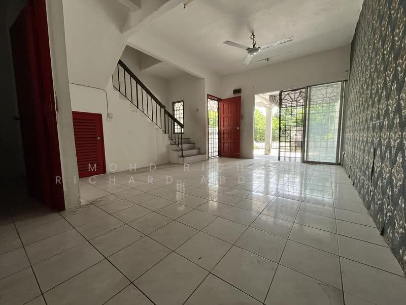 Rumah Teres 2-Tingkat untuk Dijual di Taman Dahlia (Sepang) - Mohd Ridhwan Richard Abdullah - Interior - PropertyGuru.com.my