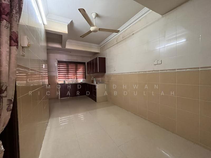 Rumah Teres 2-Tingkat untuk Dijual di Taman Seroja (Sepang) - Mohd Ridhwan Richard Abdullah - Kitchen - PropertyGuru.com.my