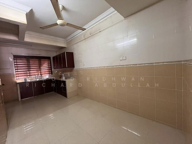 Rumah Teres 2-Tingkat untuk Dijual di Taman Seroja (Sepang) - Mohd Ridhwan Richard Abdullah - Kitchen - PropertyGuru.com.my