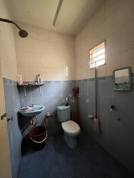 Rumah Teres 2-Tingkat untuk Dijual di Taman Seroja (Sepang) - Mohd Ridhwan Richard Abdullah - Bathroom - PropertyGuru.com.my