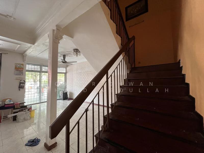 Rumah Teres 2-Tingkat untuk Dijual di Taman Seroja (Sepang) - Mohd Ridhwan Richard Abdullah - Living Room - PropertyGuru.com.my