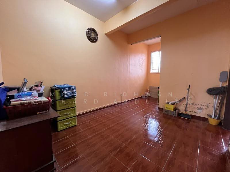 Rumah Teres 2-Tingkat untuk Dijual di Taman Seroja (Sepang) - Mohd Ridhwan Richard Abdullah - Living Room - PropertyGuru.com.my