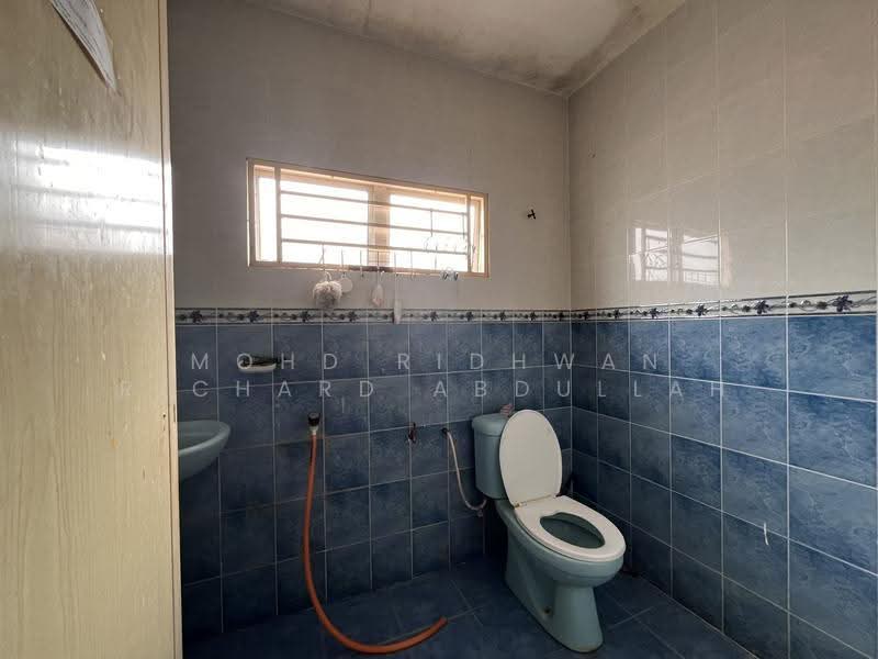 Rumah Teres 2-Tingkat untuk Dijual di Taman Seroja (Sepang) - Mohd Ridhwan Richard Abdullah - Bathroom - PropertyGuru.com.my