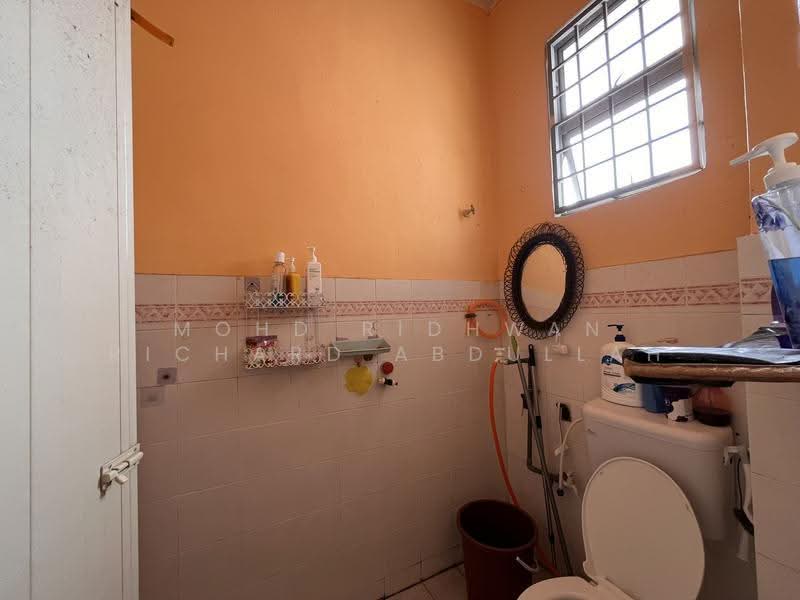 Rumah Teres 2-Tingkat untuk Dijual di Taman Seroja (Sepang) - Mohd Ridhwan Richard Abdullah - Bathroom - PropertyGuru.com.my