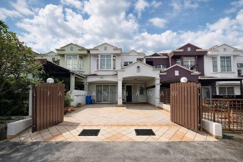 Rumah Teres 2-Tingkat untuk Dijual di Shah Alam (Selangor) - Fauran Nawawi - Exterior - PropertyGuru.com.my
