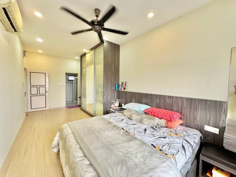 Kondominium untuk Dijual di Residensi Rampai (The Parc Tower) - Fauran Nawawi - Bedroom - PropertyGuru.com.my