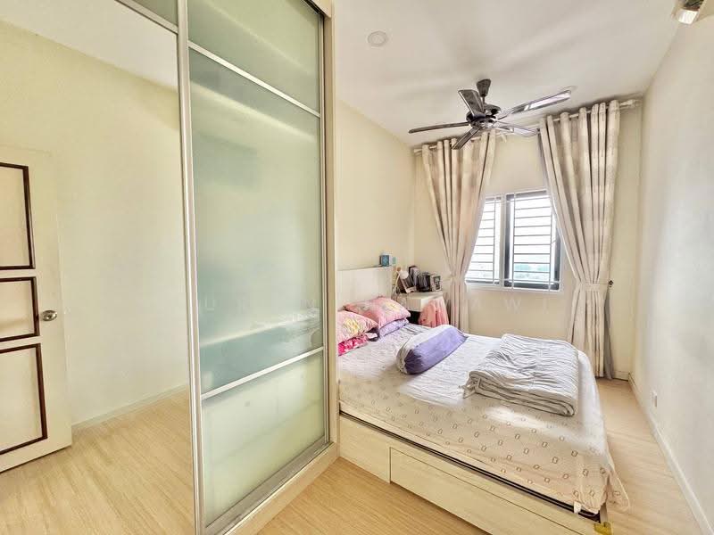 Kondominium untuk Dijual di Residensi Rampai (The Parc Tower) - Fauran Nawawi - Bedroom - PropertyGuru.com.my