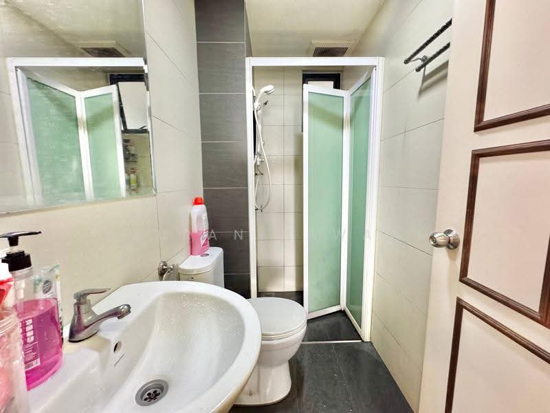 Kondominium untuk Dijual di Residensi Rampai (The Parc Tower) - Fauran Nawawi - Bathroom - PropertyGuru.com.my