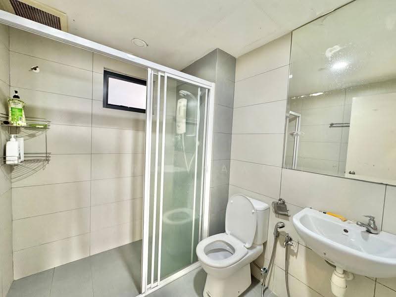 Kondominium untuk Dijual di Residensi Rampai (The Parc Tower) - Fauran Nawawi - Bathroom - PropertyGuru.com.my