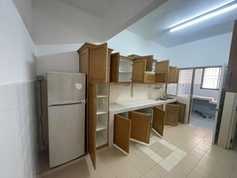 Rumah Teres 2-Tingkat untuk Disewa di Serdang Raya (Seri Kembangan) - Wil Koh - Kitchen - PropertyGuru.com.my