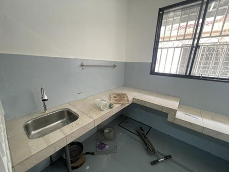 Rumah Teres 2-Tingkat untuk Disewa di Serdang Raya (Seri Kembangan) - Wil Koh - Kitchen - PropertyGuru.com.my