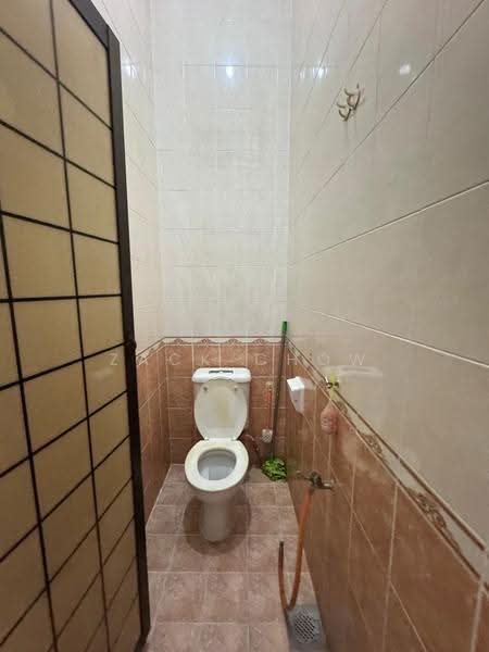 1-storey Terraced House for Sale in Taman Johor Jaya (Johor Bahru) - Zack Chow - Bathroom - PropertyGuru.com.my