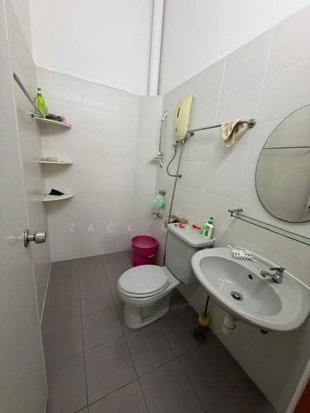 Rumah Teres 1-Tingkat untuk Dijual di Taman Pelangi Indah (Ulu Tiram) - Zack Chow - Bathroom - PropertyGuru.com.my