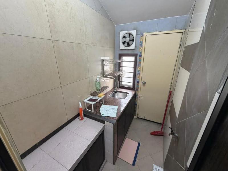 Rumah Teres 1.5-Tingkat untuk Disewa di Taman Setia Indah (Tebrau) - YC Fung - Kitchen - PropertyGuru.com.my