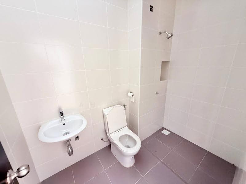 Rumah Kluster untuk Dijual di Eco Botanic (Iskandar Puteri (Nusajaya)) - Ah Liang - Bathroom - PropertyGuru.com.my