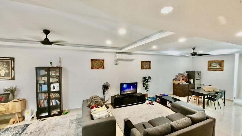 2-storey Terraced House for Sale in Kajang (Selangor) - Akmal Zakaria - Living Room - PropertyGuru.com.my