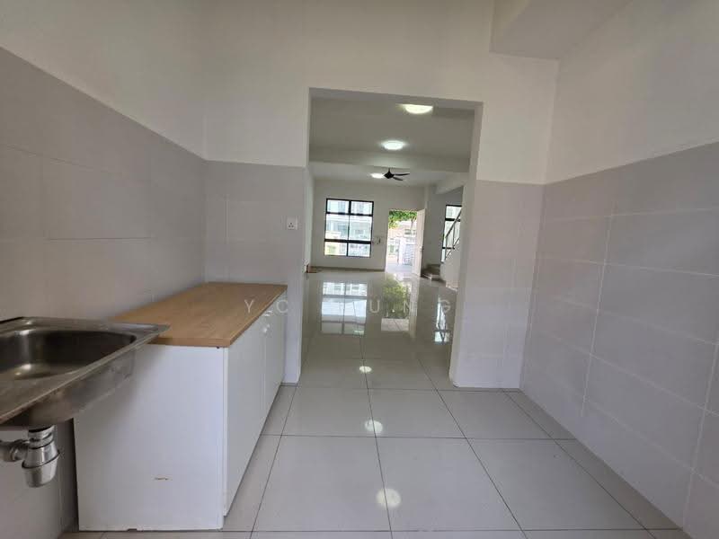 Rumah Teres 2-Tingkat untuk Disewa di Kota Masai (Pasir Gudang) - YC Fung - Kitchen - PropertyGuru.com.my