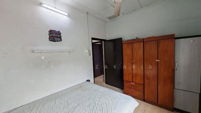 Rumah Teres 2-Tingkat untuk Dijual di Bandar Saujana Putra (Tanjong Duabelas) - Akmal Zakaria - Bedroom - PropertyGuru.com.my