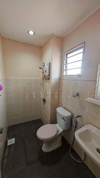Rumah Teres 2-Tingkat untuk Dijual di Bandar Saujana Putra (Tanjong Duabelas) - Akmal Zakaria - Bathroom - PropertyGuru.com.my