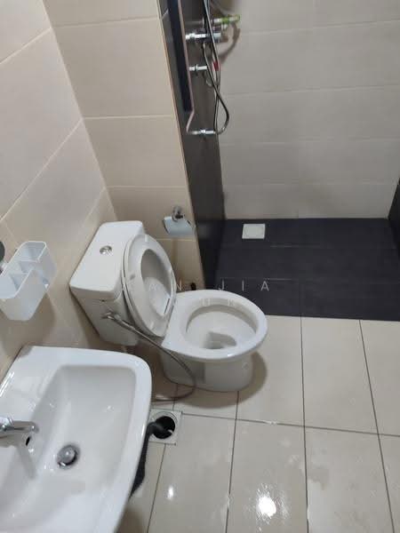 Service Residence for Rent at Pacific Star (Service Residence) - Wan Jia Shun - Bathroom - PropertyGuru.com.my