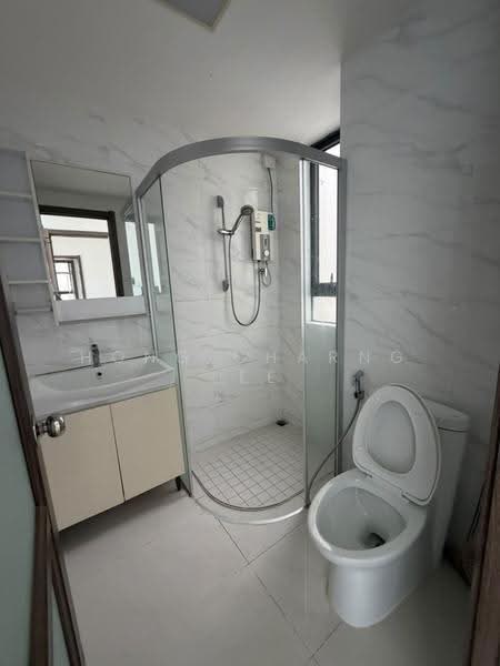 Apartment for Rent at Regalia Park @ Forest City - Hong Charng Lee - Bathroom - PropertyGuru.com.my