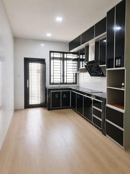 2-storey Terraced House for Sale in Taman Scientex Senai (Senai) - Sausa Lee - Kitchen - PropertyGuru.com.my