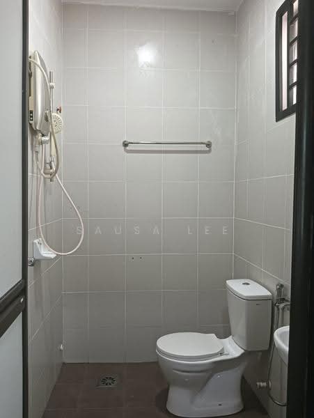 2-storey Terraced House for Sale in Taman Scientex Senai (Senai) - Sausa Lee - Bathroom - PropertyGuru.com.my