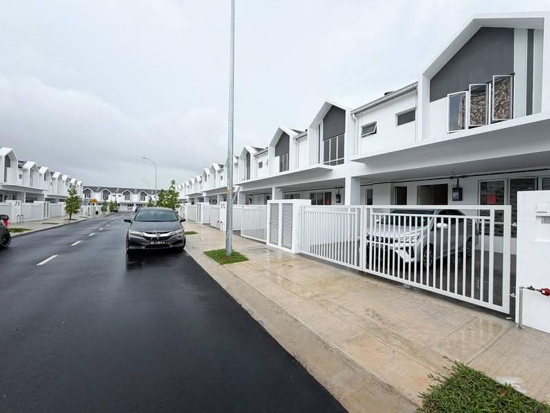 Rumah Teres 2-Tingkat untuk Dijual di Eka Heights (Bandar Sri Sendayan) - Tasya Ruslan - PropertyGuru.com.my