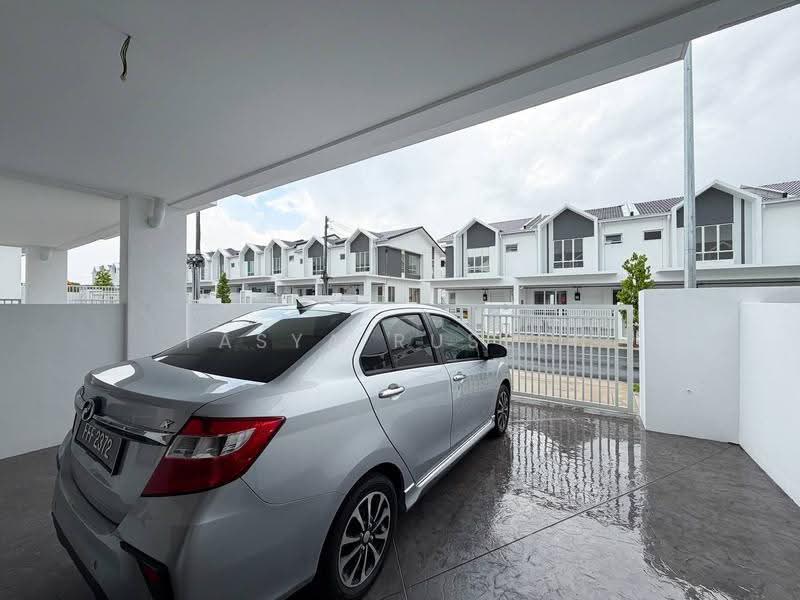 Rumah Teres 2-Tingkat untuk Dijual di Eka Heights (Bandar Sri Sendayan) - Tasya Ruslan - PropertyGuru.com.my
