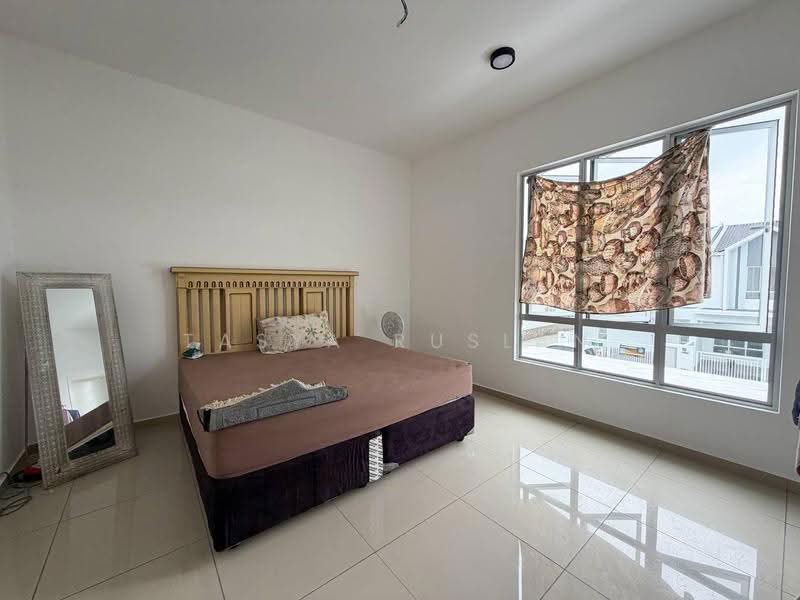 Rumah Teres 2-Tingkat untuk Dijual di Eka Heights (Bandar Sri Sendayan) - Tasya Ruslan - PropertyGuru.com.my