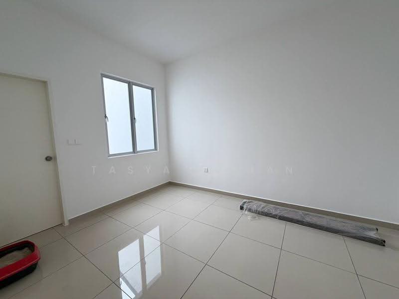 Rumah Teres 2-Tingkat untuk Dijual di Eka Heights (Bandar Sri Sendayan) - Tasya Ruslan - PropertyGuru.com.my