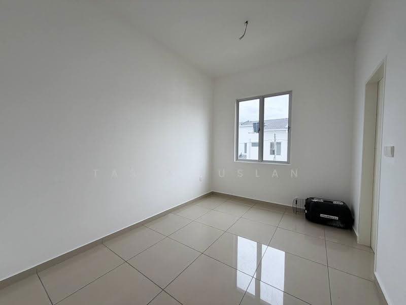 Rumah Teres 2-Tingkat untuk Dijual di Eka Heights (Bandar Sri Sendayan) - Tasya Ruslan - PropertyGuru.com.my