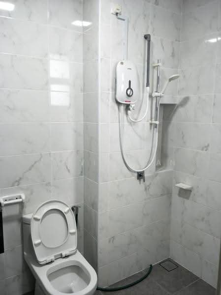 Service Residence for Rent at Sky Breeze Service Apartment - Jarvis Chan - Bathroom - PropertyGuru.com.my