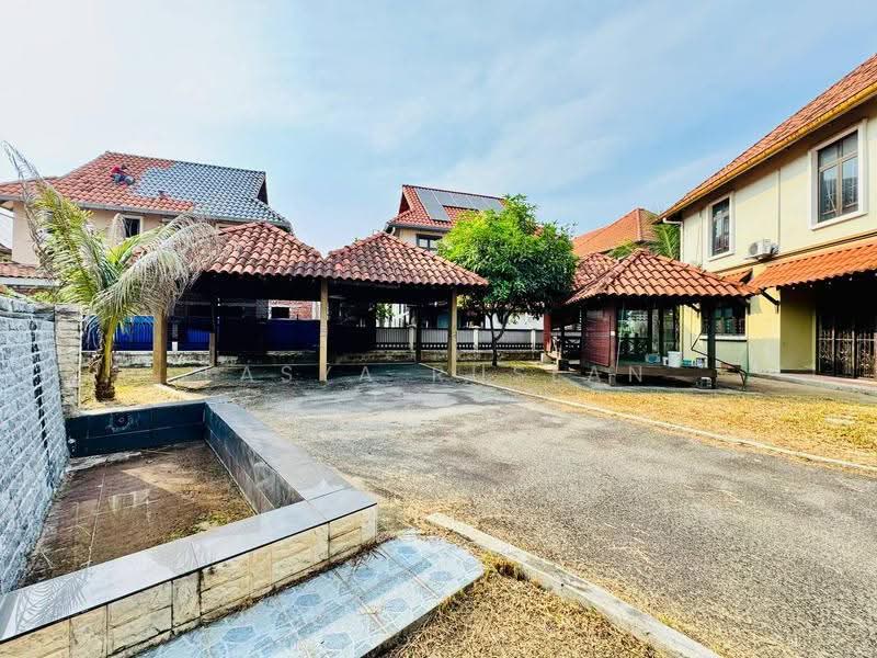 Bungalow House for Sale in Subang Alam (Shah Alam) - Tasya Ruslan - PropertyGuru.com.my