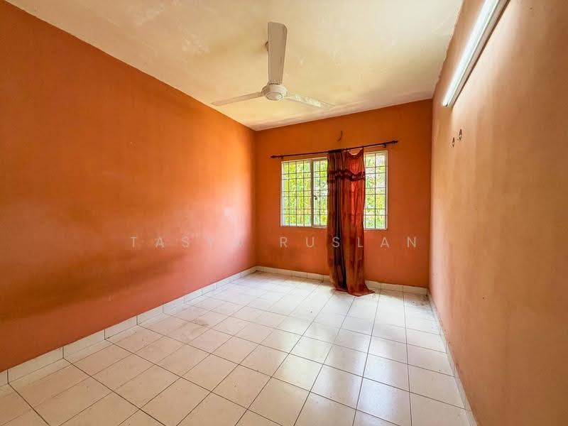 Bungalow House for Sale in Subang Alam (Shah Alam) - Tasya Ruslan - PropertyGuru.com.my