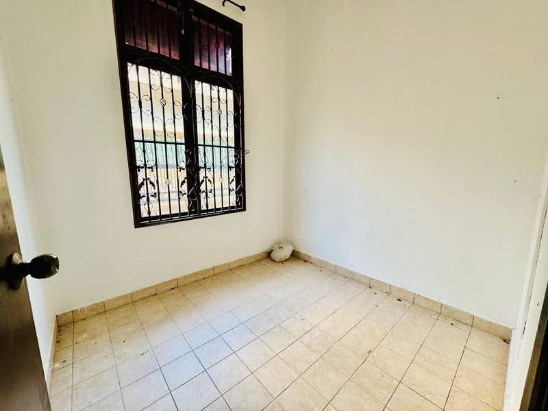 Bungalow House for Sale in Subang Alam (Shah Alam) - Tasya Ruslan - PropertyGuru.com.my