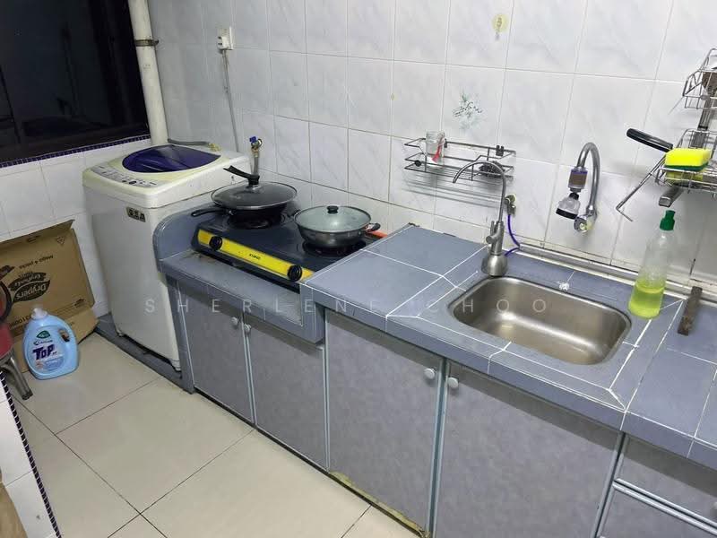 Apartment for Rent at Taman Pekaka Apartment - Sherlene Choo - Kitchen - PropertyGuru.com.my