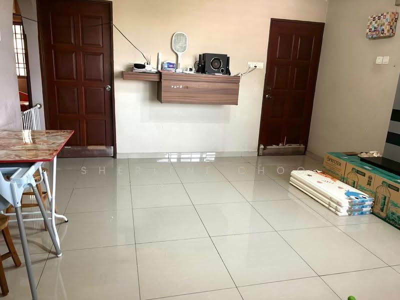 Apartment for Rent at Taman Pekaka Apartment - Sherlene Choo - Living Room - PropertyGuru.com.my
