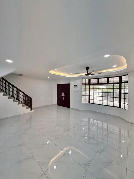 Rumah Teres 2-Tingkat untuk Dijual di Taman Desa Tebrau (Tebrau) - Daniel Yong - Living Room - PropertyGuru.com.my