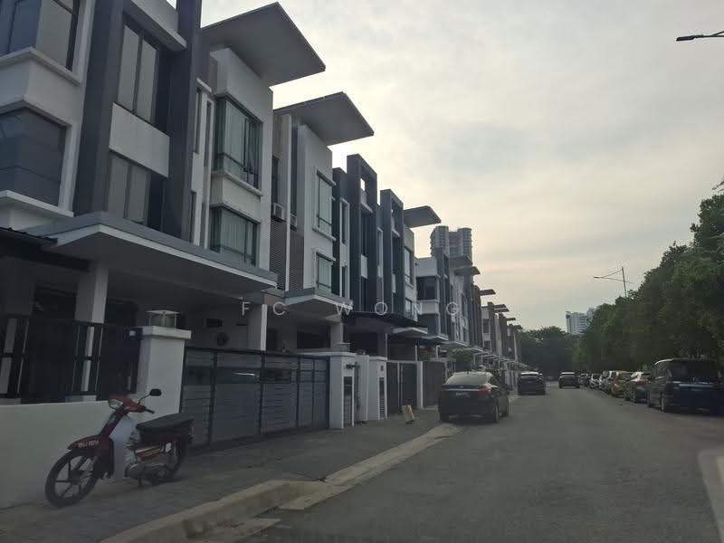 Rumah Teres 3-Tingkat untuk Dijual di USJ One Park (Subang Jaya) - FC Wong - USJ One Park 3 Story Houses - PropertyGuru.com.my