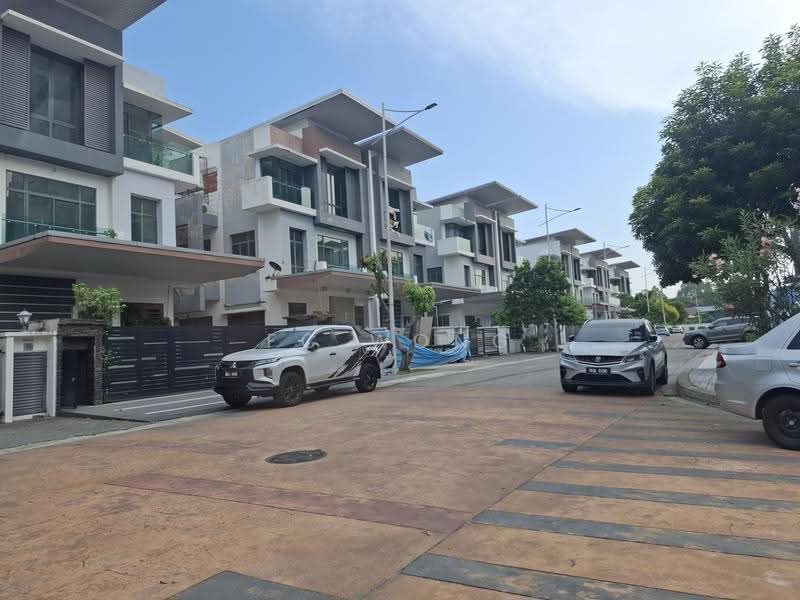 Rumah Teres 3-Tingkat untuk Dijual di USJ One Park (Subang Jaya) - FC Wong - USJ One Park 3 Story Houses - PropertyGuru.com.my