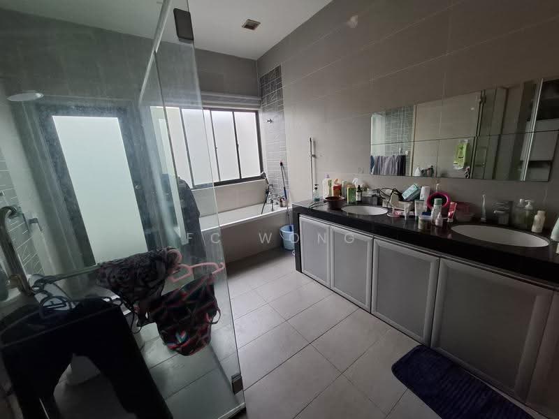 Rumah Teres 3-Tingkat untuk Dijual di USJ One Park (Subang Jaya) - FC Wong - Bathroom of Masterbedroom - PropertyGuru.com.my