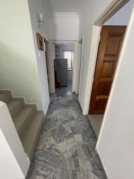 1.5-storey Terraced House for Rent in Usj 12 (Subang Jaya) - Joey Wong - Corridor - PropertyGuru.com.my