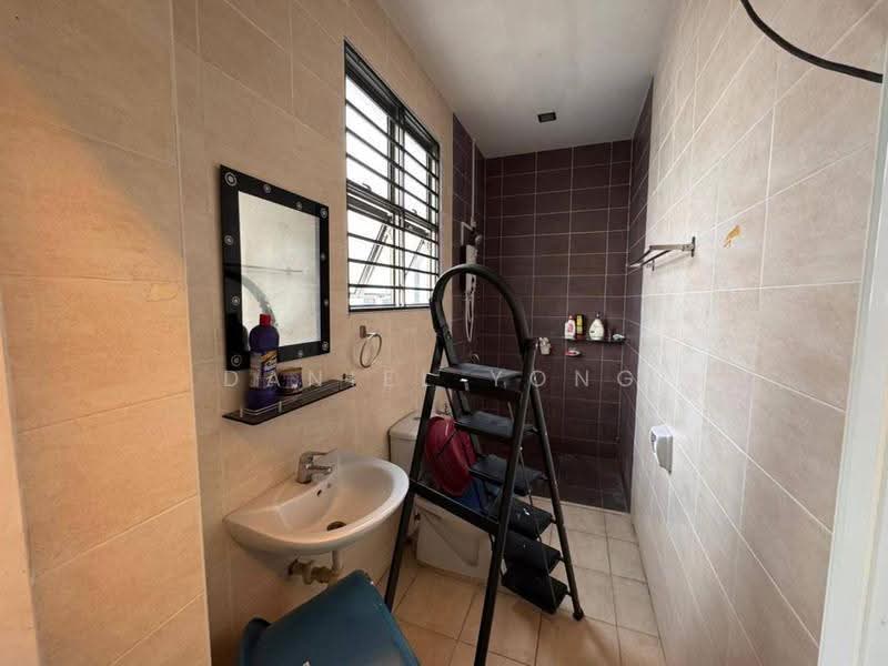 Semi-Detached House for Sale in Taman Pulai Bayu (Skudai) - Daniel Yong - Bathroom - PropertyGuru.com.my